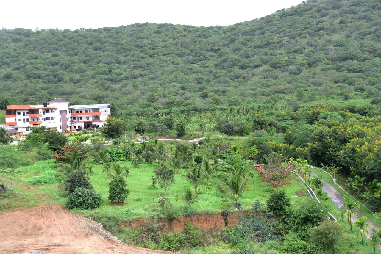 Nirvana Holistic Living Varagampadi Exterior foto